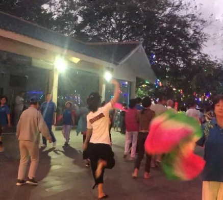 宝妈床yoozb.iive体育直播选绿茵体育猪,就能像刘涛一样释放自我了